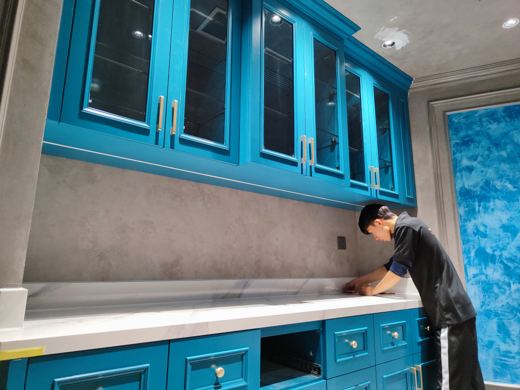 dán phim bảo vệ mặt đá Silikante