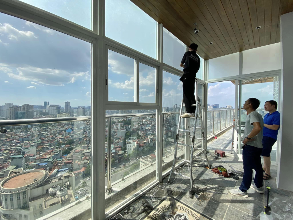 dán phim cách nhiệt cửa kính nhà